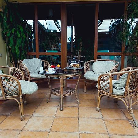 Art-Rustic Boutique Hotel Chisinau Exterior photo